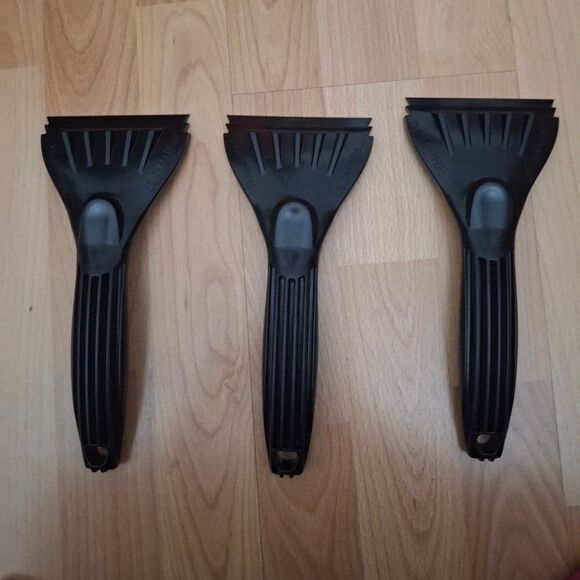 3-piece 9 in. Ice Scrapers - Picture 2 of 4